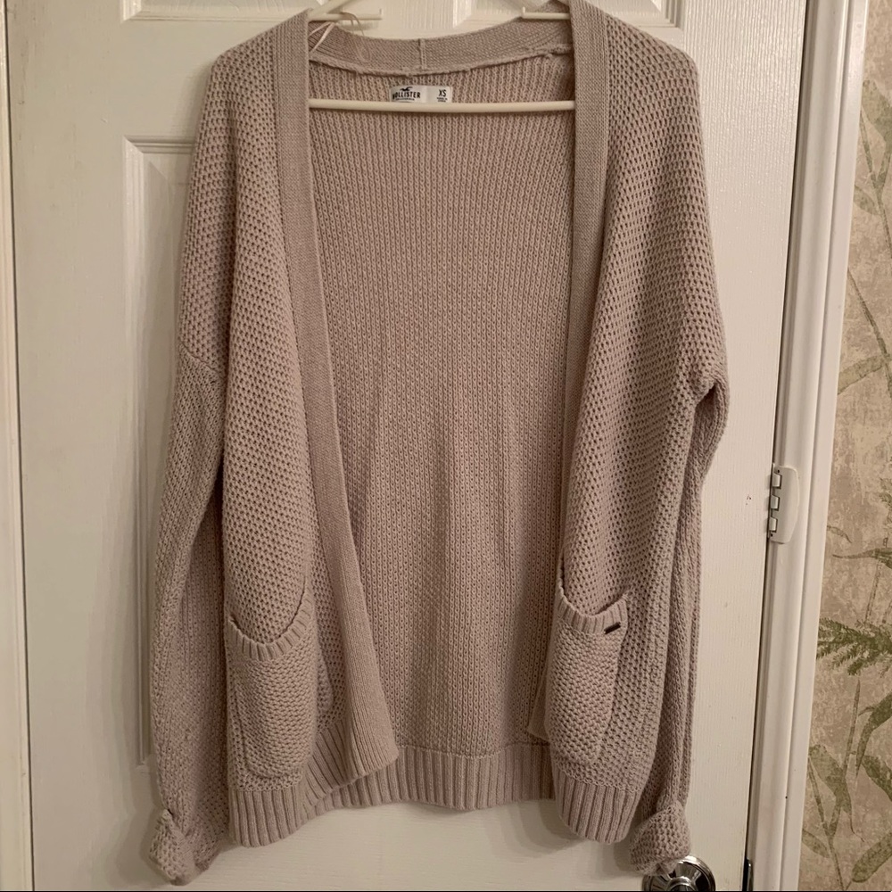 beige cardigan 💐